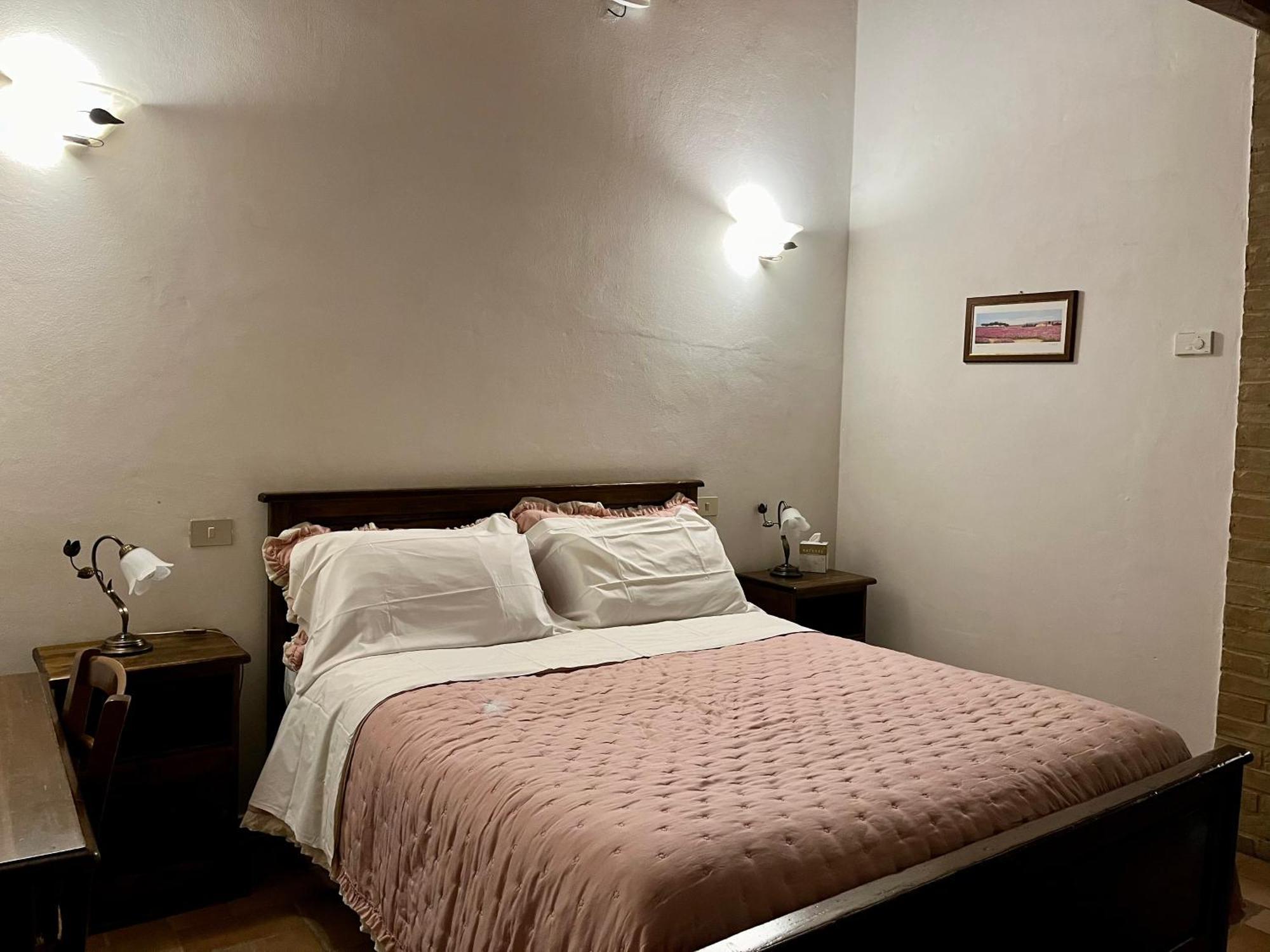 Agriturismo Le Querciole In Val D'Orcia Bagno Vignoni Rom bilde