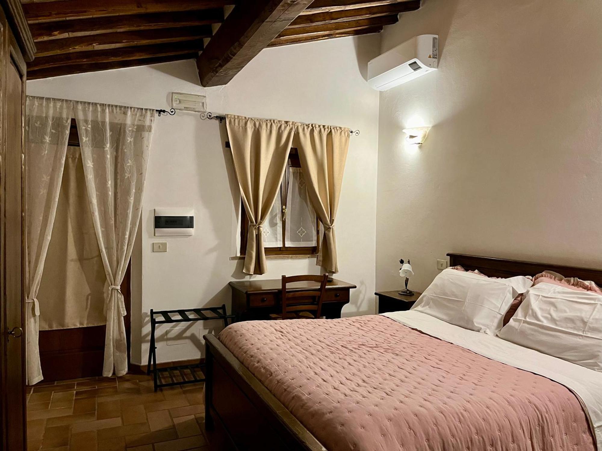 Agriturismo Le Querciole In Val D'Orcia Bagno Vignoni Rom bilde